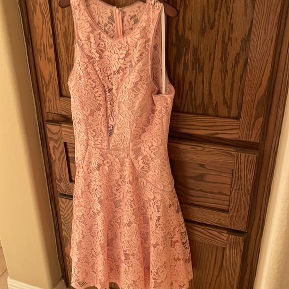Xscape Lace Dress Size 4 Petite. EUC - Picture 4 of 8